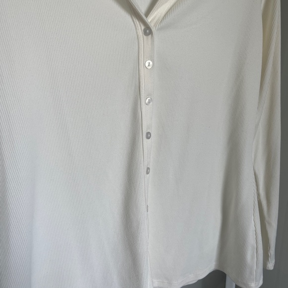 Ladies cream low neck button down size small Lily Morgan - Picture 2 of 3